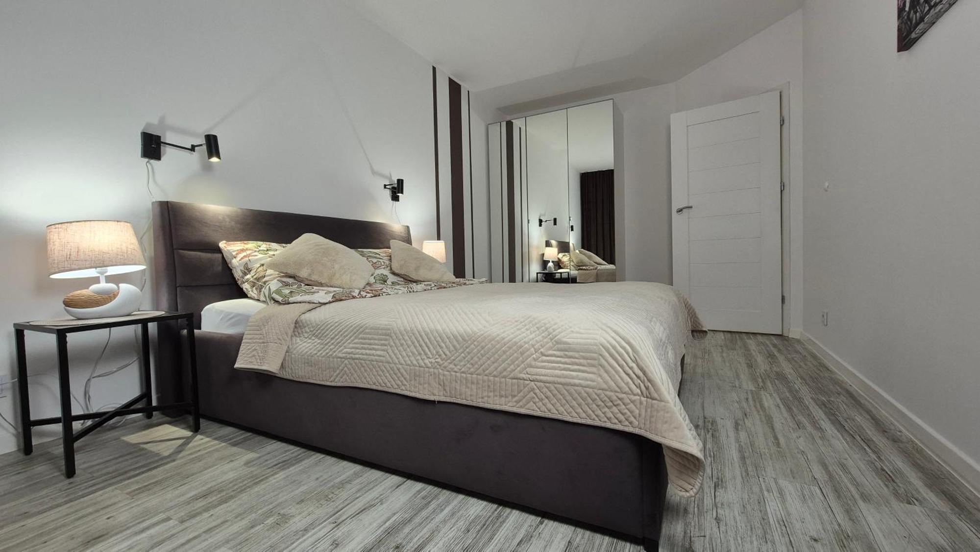 Garbary 100 White Apartment, Parking, Self Check-in 24h, Air-conditioning Apartment *