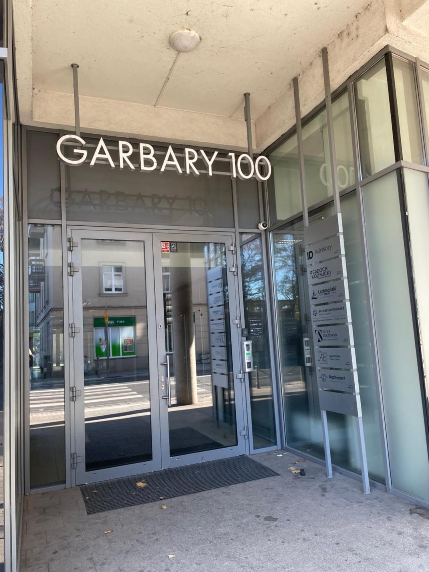 Garbary 100 White Apartment, Parking, Self Check-in 24h, Air-conditioning *