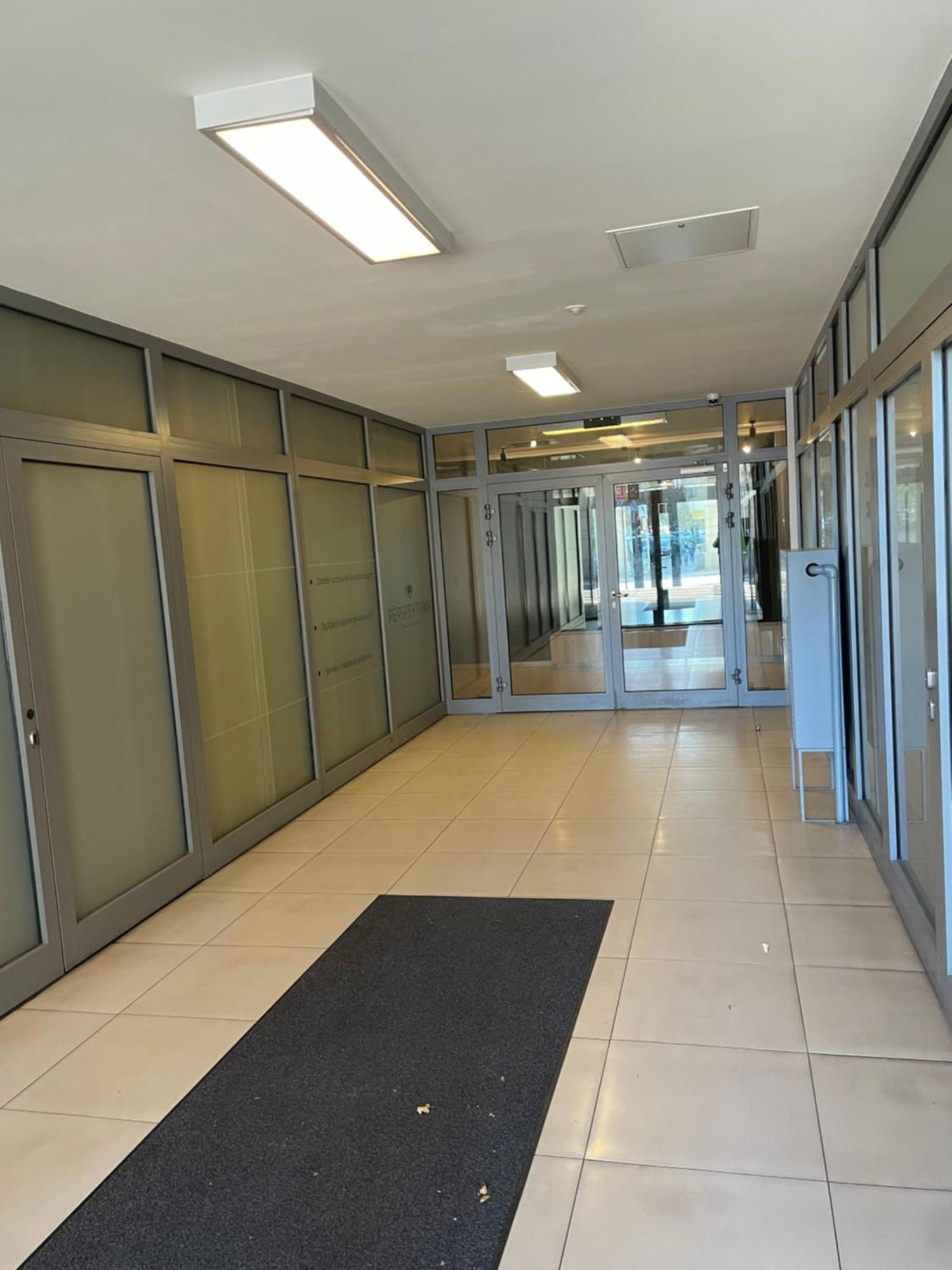 Garbary 100 White Apartment, Parking, Self Check-in 24h, Air-conditioning * Poznan