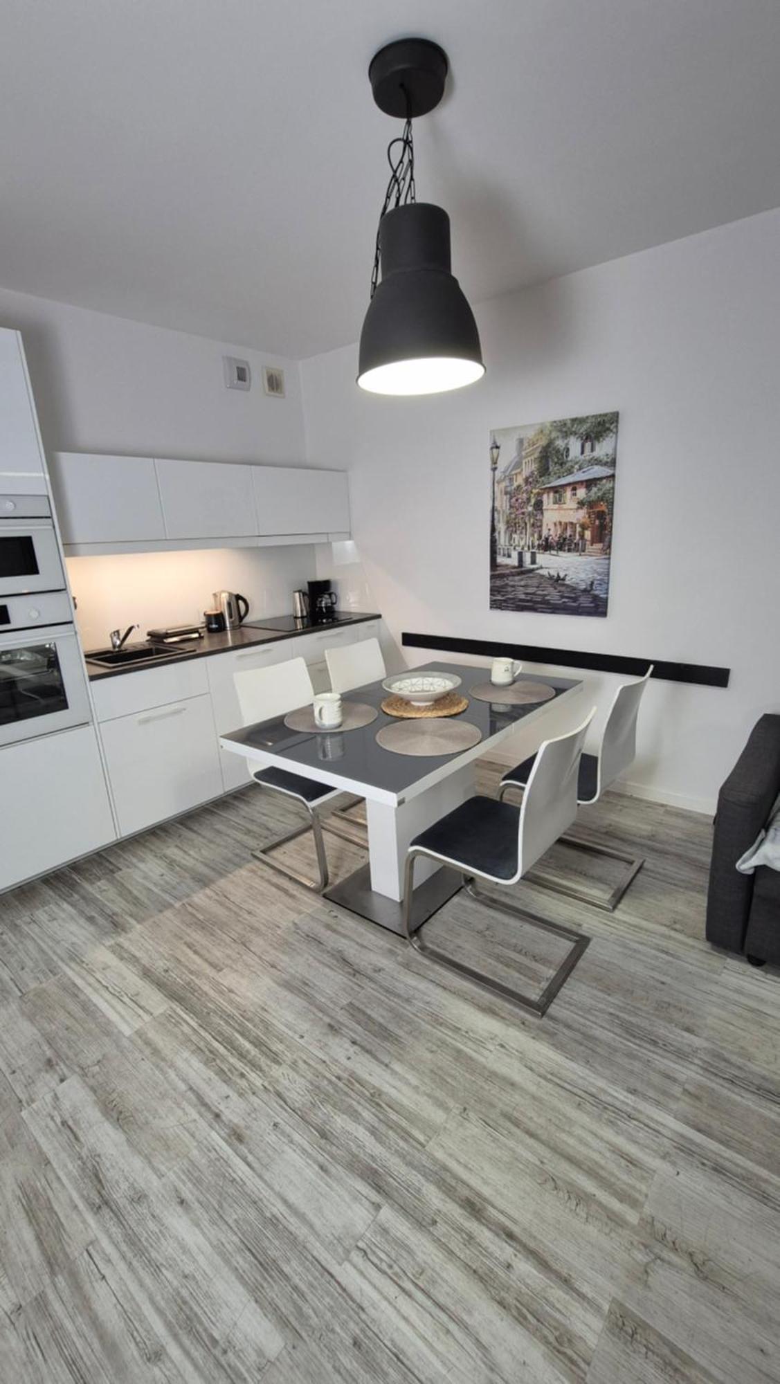 Garbary 100 White Apartment, Parking, Self Check-in 24h, Air-conditioning Poznan
