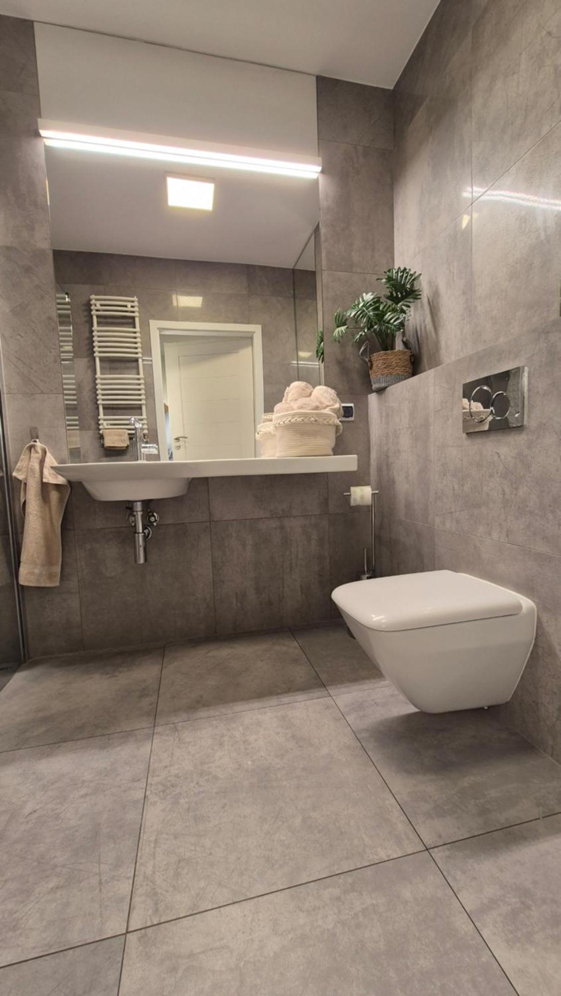 Garbary 100 White Apartment, Parking, Self Check-in 24h, Air-conditioning *