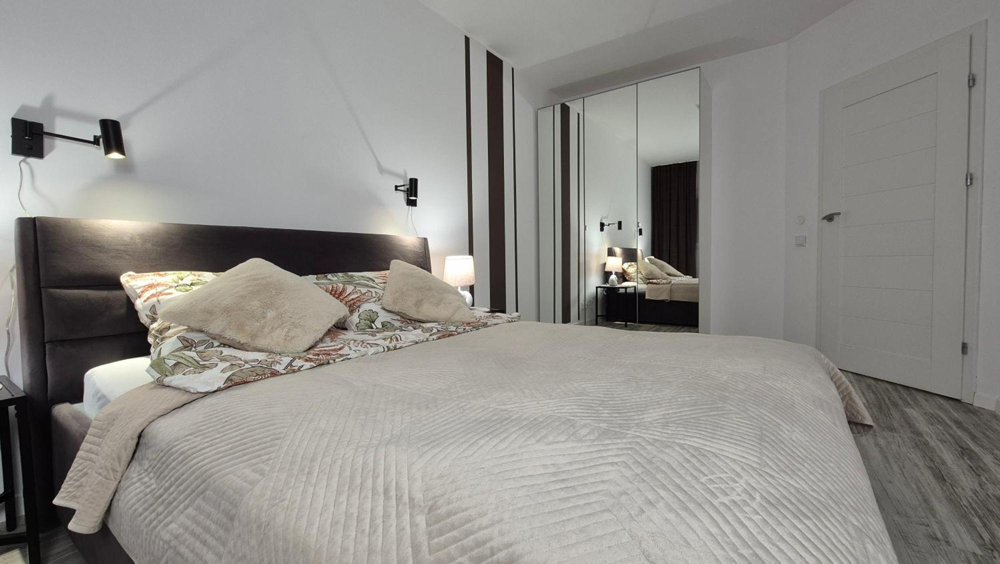 Garbary 100 White Apartment, Parking, Self Check-in 24h, Air-conditioning Poznan