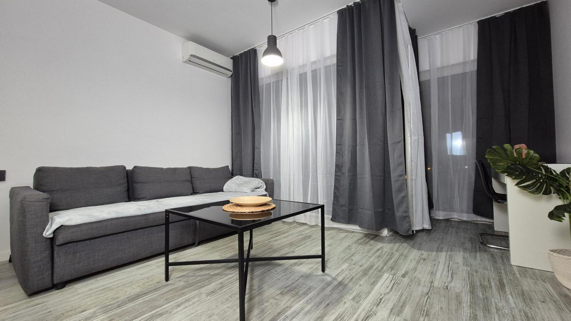 Garbary 100 White Apartment, Parking, Self Check-in 24h, Air-conditioning Leilighet