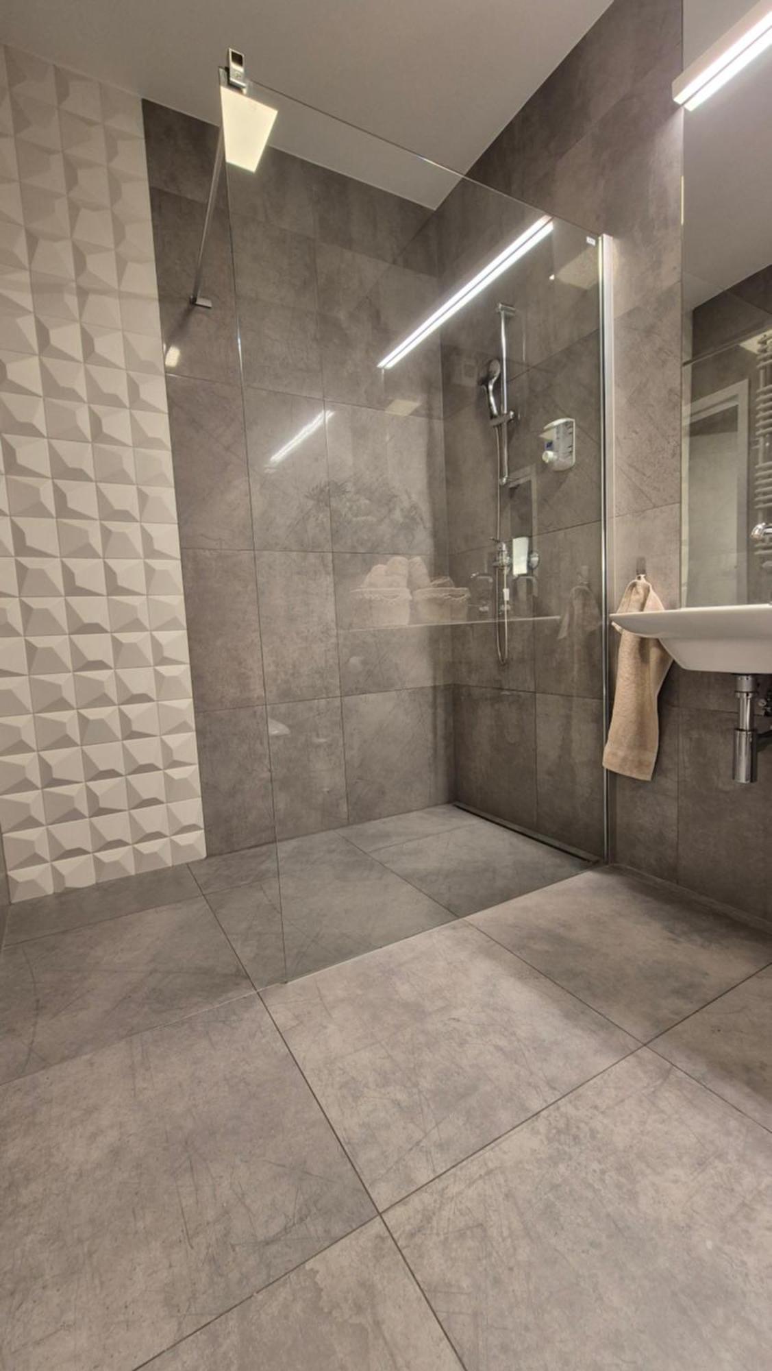 Leilighet Garbary 100 White Apartment, Parking, Self Check-in 24h, Air-conditioning